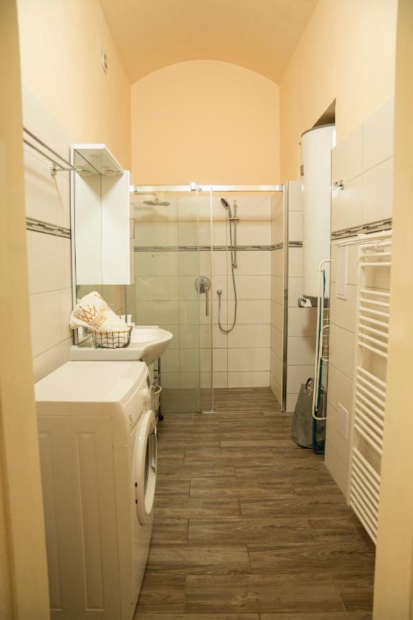 Helen Homestay Vaclavske Namesti Prague Luaran gambar