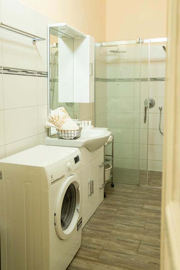 Helen Homestay Vaclavske Namesti Prague Luaran gambar